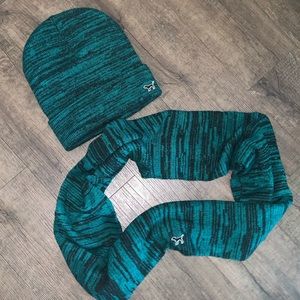 Matching Black/Teal Hat and Infinity Scarf Set